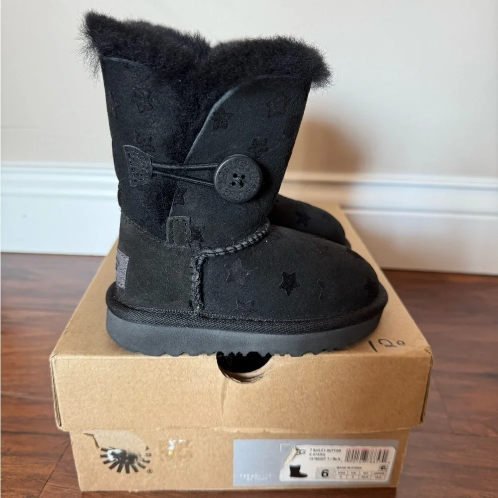 UGG Bailey Button II Stars Classic Boots-Black Size 6